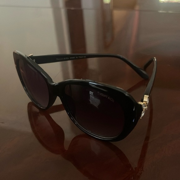 Authentic Tiffany’s Jazzy Sunglasses - Picture 1 of 4
